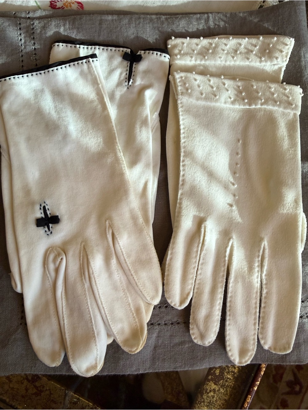 Vintage Women's Gloves white Bows& Pearls Set of 2 pairs  - Embroidered Detail